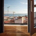 Ninho De Alfama